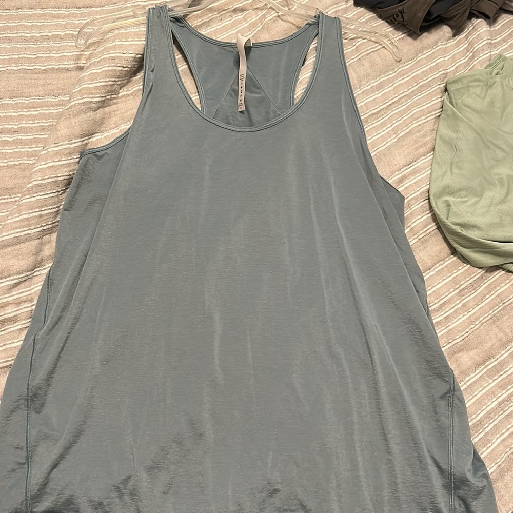 Lululemon tank